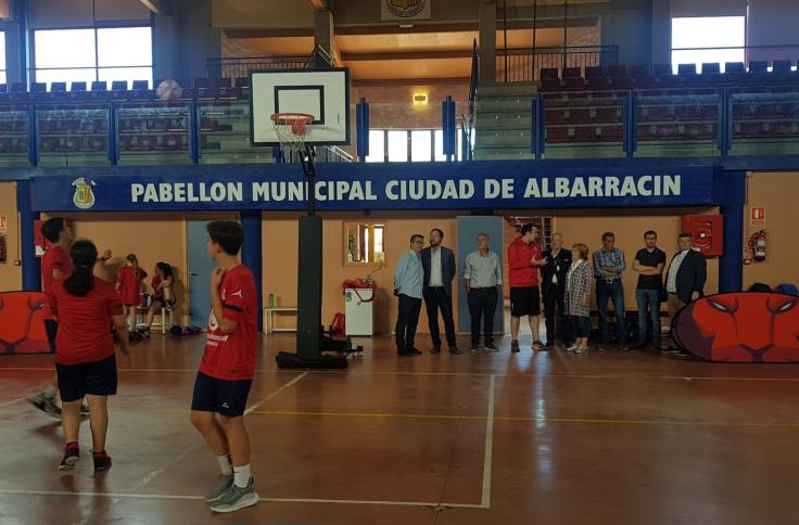 María Victoria Broto visita el Campus de la Fundación Basket Zaragoza en Albarracín