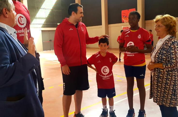 María Victoria Broto visita el Campus de la Fundación Basket Zaragoza en Albarracín