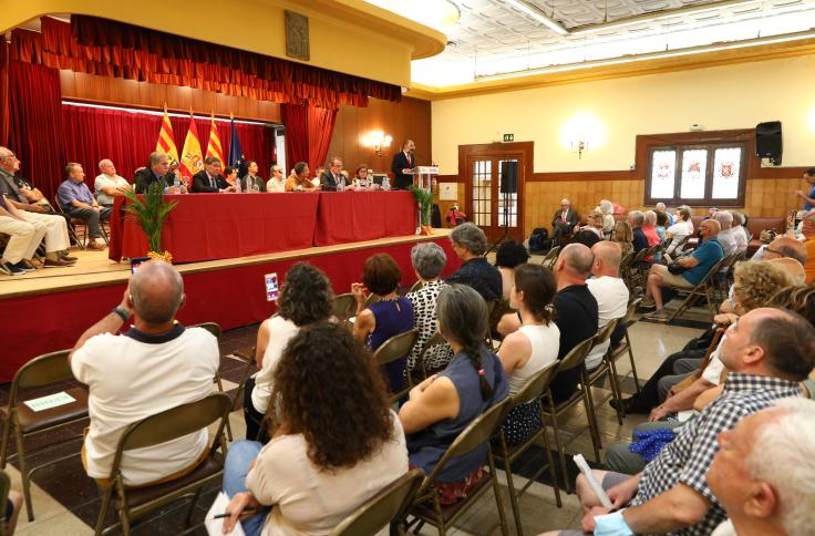 Lambán firma la recepción del inmueble del Centro Aragonés de Barcelona