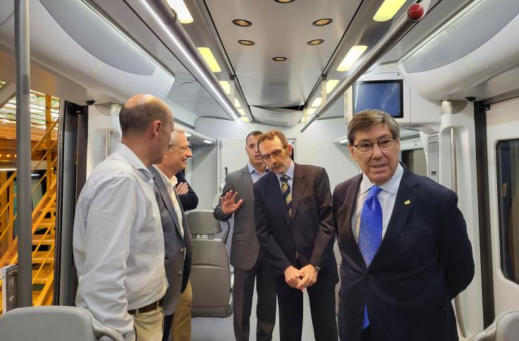 Aliaga visita CAF