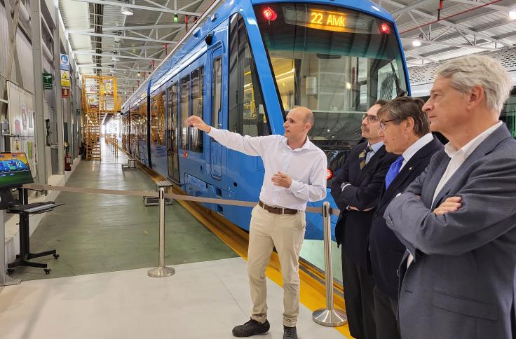 Aliaga visita CAF