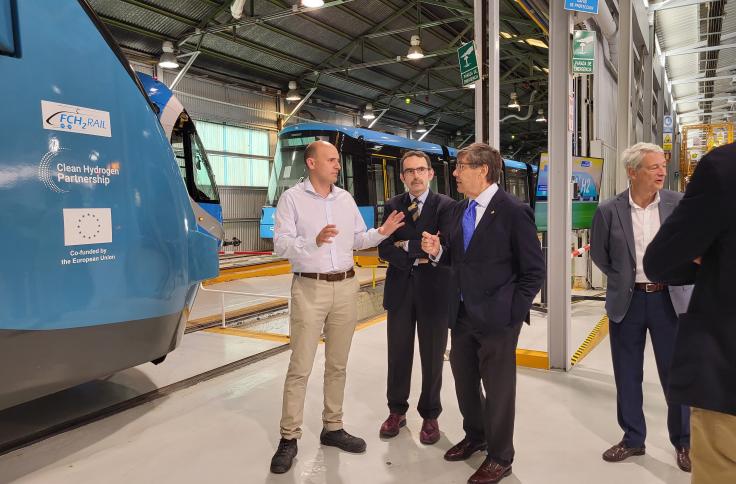 Aliaga visita CAF