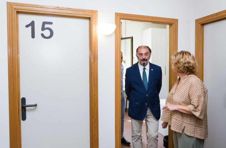 El presidente Javier Lambán visita el fin de obras de la residencia de estudiantes Baltasar Gracián del IAJ