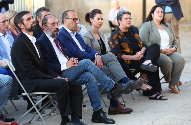 Lambán asiste al homenaje de la maestra de Castiliscar ejecutada en 1936
