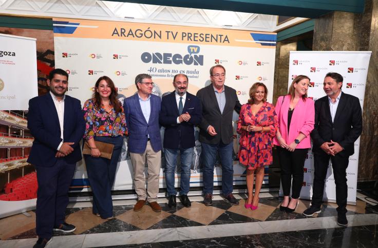 Lambán asiste a la primera función de "Oregón, 40 años no es nada"