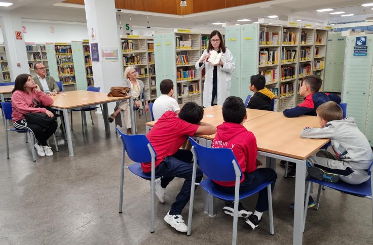 Alumnado del CEIP Cantín y Gamboa en la Biblioteca Pública de Zaragoza