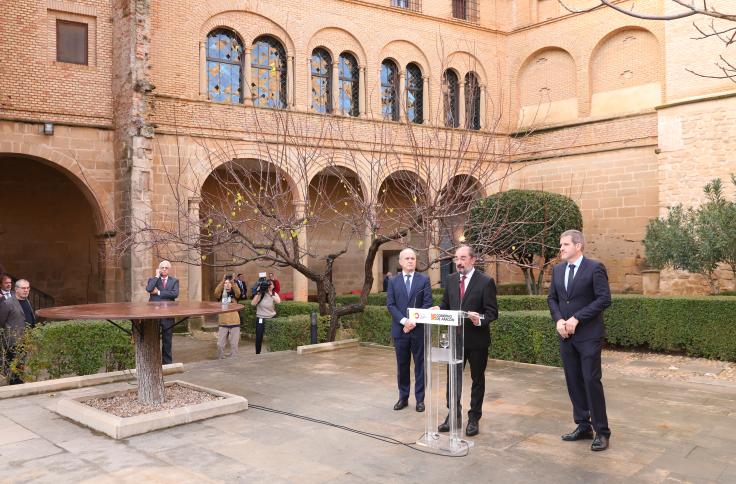 El Rey Felipe VI inaugura en Alcañiz la exposición "Territorios 5X50" en la clausura del 50 aniversario de la UNED