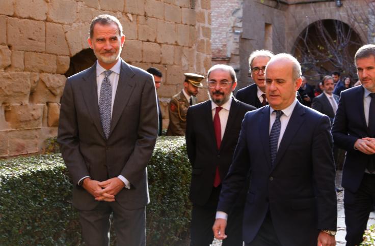 El Rey Felipe VI inaugura en Alcañiz la exposición "Territorios 5X50" en la clausura del 50 aniversario de la UNED