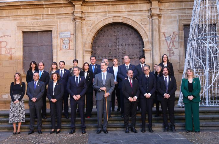 El Rey Felipe VI inaugura en Alcañiz la exposición "Territorios 5X50" en la clausura del 50 aniversario de la UNED