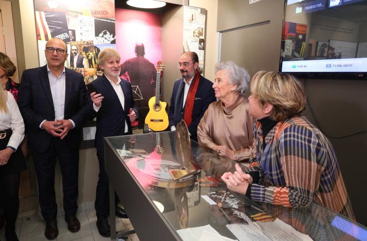 El Presidente de Aragón asiste al acto organizado con motivo del Premio Forqué al documental, Labordeta, un hombre sin más”