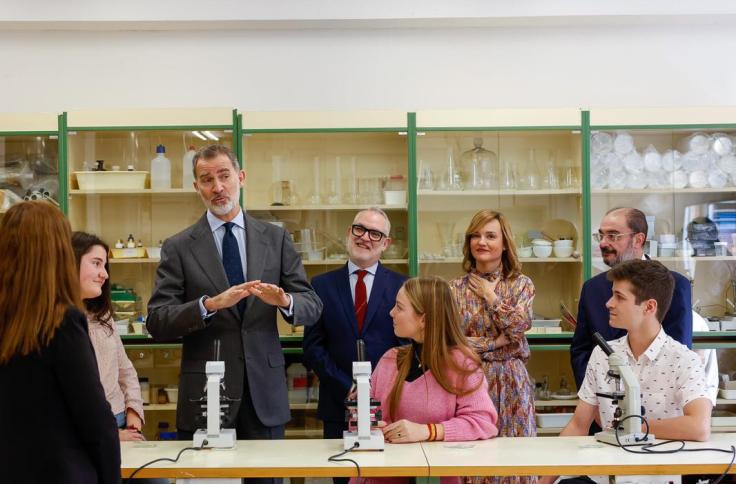 El rey Felipe VI entrega el Premio Mejor Escuela 2021 al IES Ramón y Cajal de Zaragoza