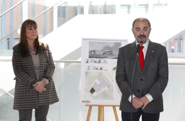 El Presidente de Aragón visita el centro de salud del Barrio Jesús