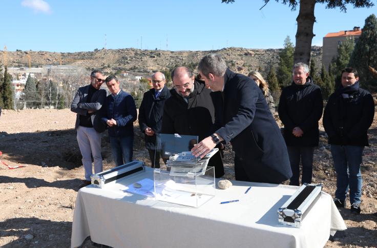 Primera piedra de la residencia de mayores de Alcañiz