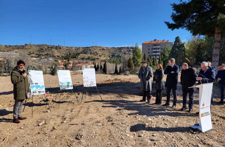 Primera piedra de la residencia de mayores de Alcañiz