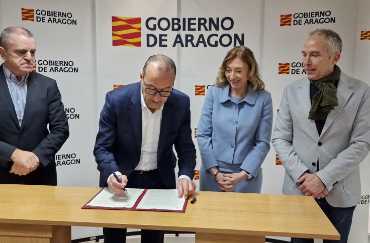 Firma convenio Centro tecnificación atletismo