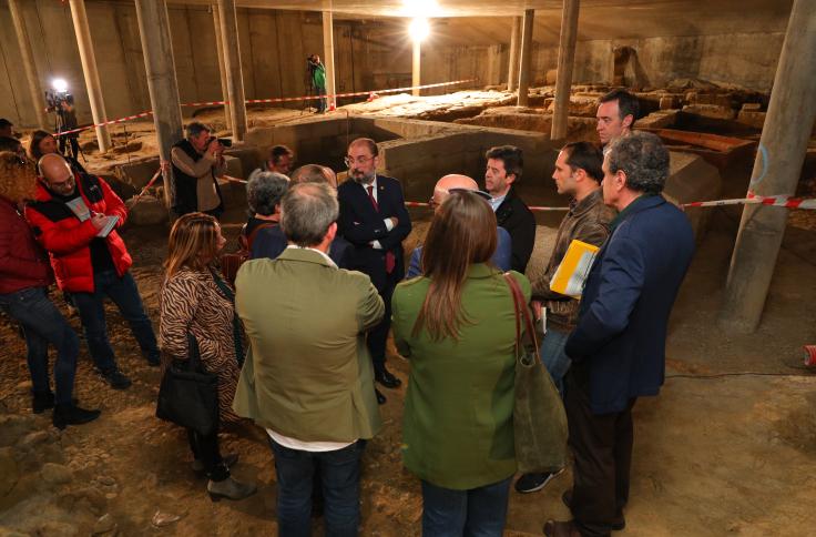 Lambán visita las obras de San Pedro el Viejo y el Círculo Católico