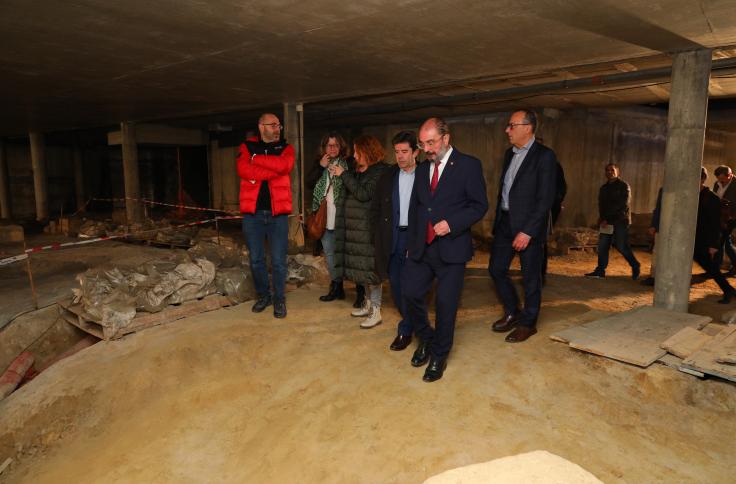 Lambán visita las obras de San Pedro el Viejo y el Círculo Católico