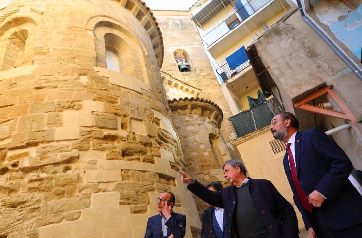 Lambán visita las obras de San Pedro el Viejo y el Círculo Católico