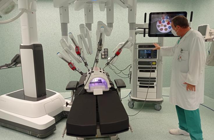 El robot Da Vinci realizará cirugías complejas de alta precisión en especialidades como Urología, Cirugía general y Ginecología.