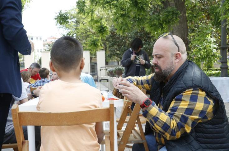 Actividades de divulgación científica en los patios del Edifcio Pignatelli, para celebrar el Día de Aragón