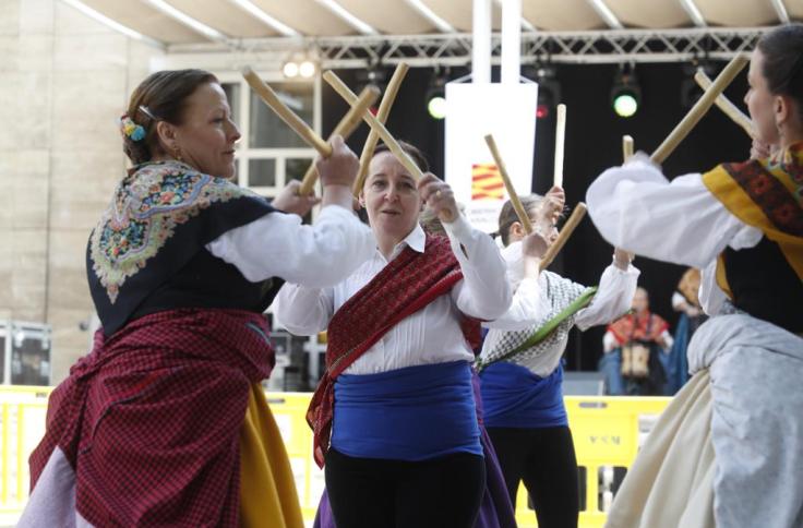 Día de Aragón en el Edificio Pignarelli. Dances