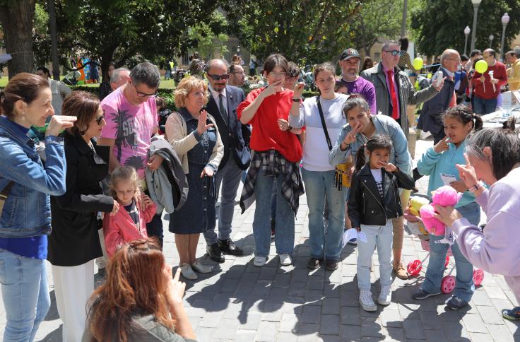 Lambán participa en la celebración del Día Internacional de las familias