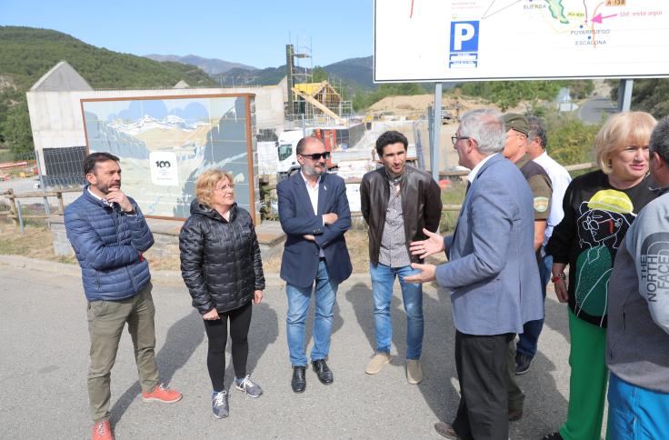 Lambán visita el acceso a Ordesa por Escalona