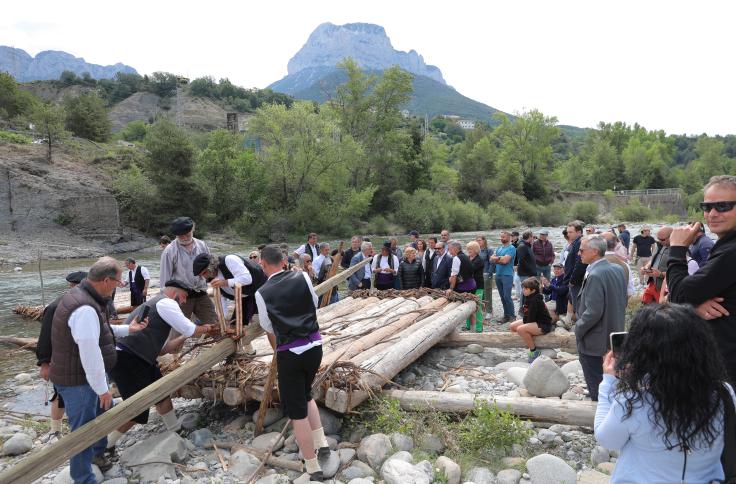 Lambán participa en el almuerzo de los navateros