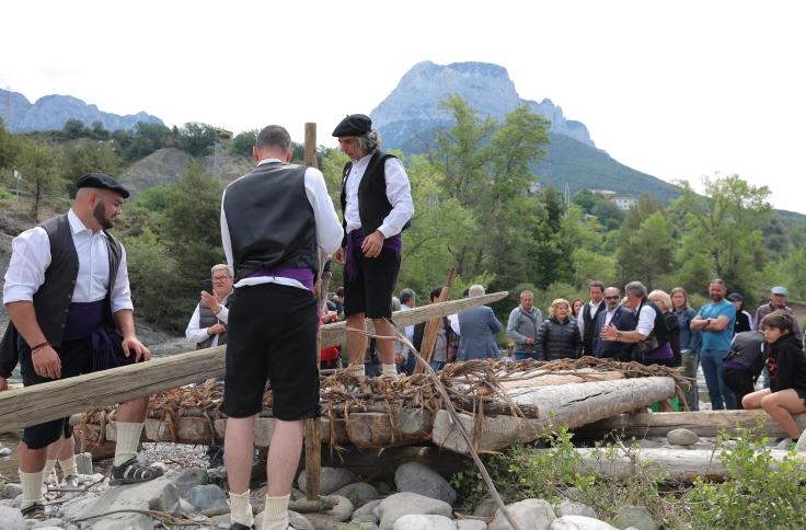 Lambán participa en el almuerzo de los navateros