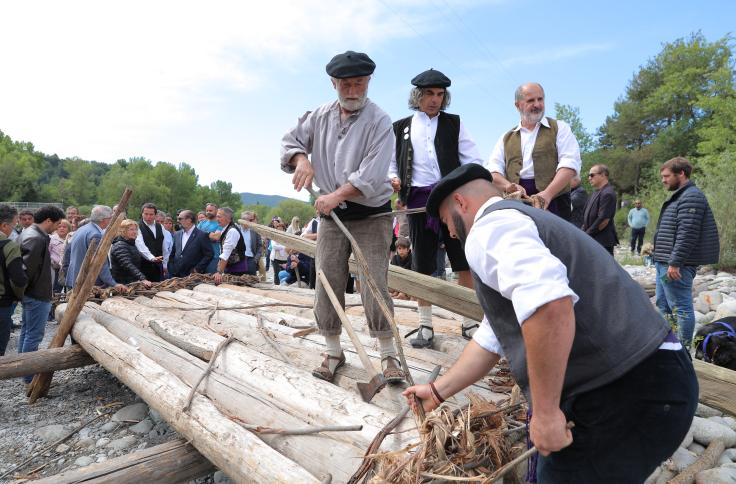 Lambán participa en el almuerzo de los navateros