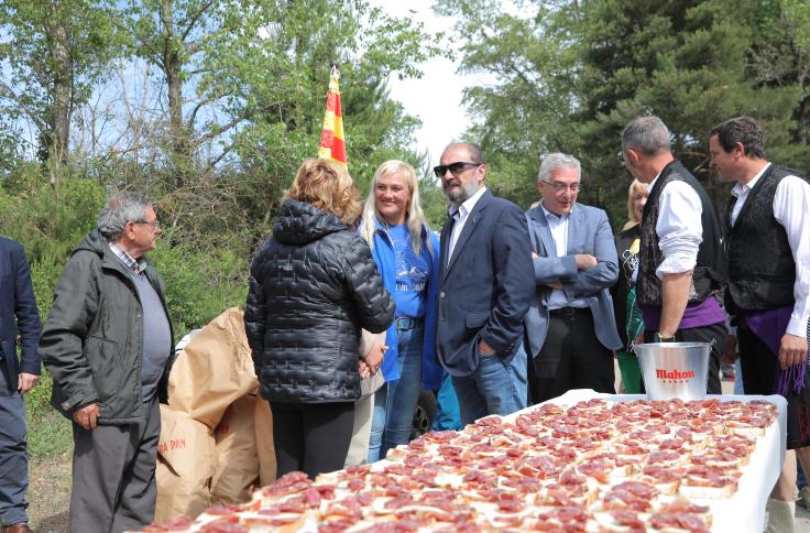 Lambán participa en el almuerzo de los navateros