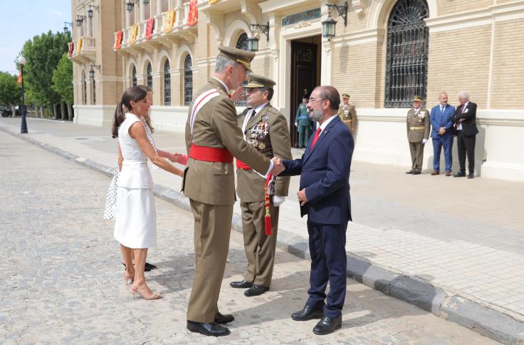 El Presidente de Aragón, Javier Lambán, en la entrega de Reales Despachos en la Academia General Militar de Zaragoza, que ha presidido su Majestad el Rey