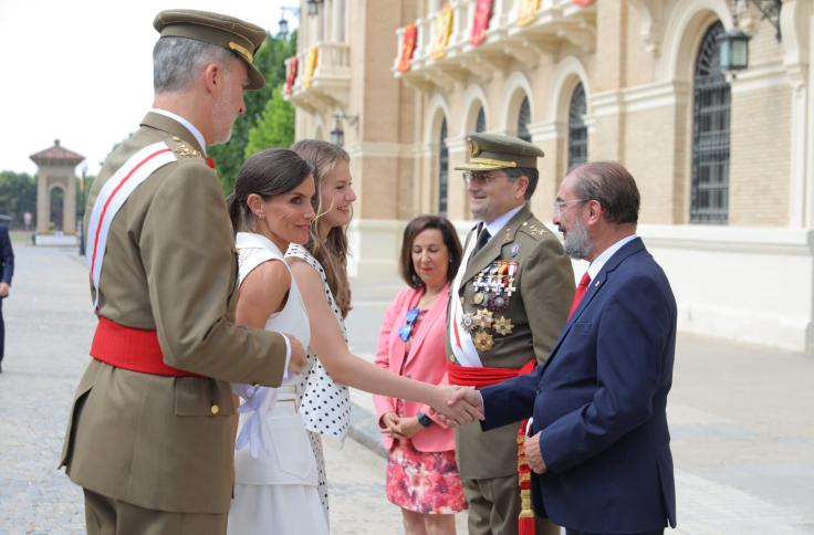 El Presidente de Aragón, Javier Lambán, en la entrega de Reales Despachos en la Academia General Militar de Zaragoza, que ha presidido su Majestad el Rey