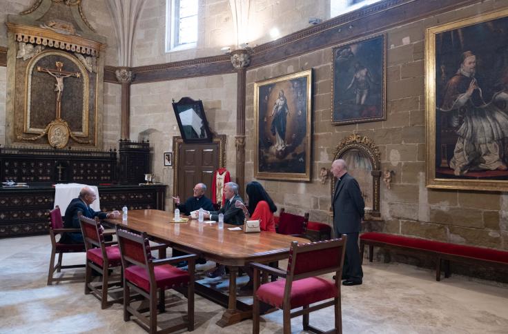 Visita institucional de Jorge Azcón al Ayuntamiento de Huesca y a la Delegación Territorial del Gobierno