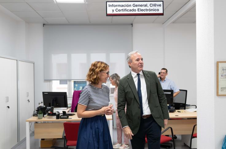 Visita institucional de Jorge Azcón al Ayuntamiento de Huesca y a la Delegación Territorial del Gobierno