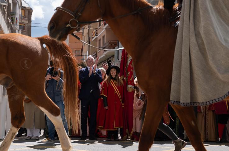 El presidente del Gobierno de Aragón, Jorge Azcón, ha asistido a la celebración del Primer Viernes de Mayo de Jaca