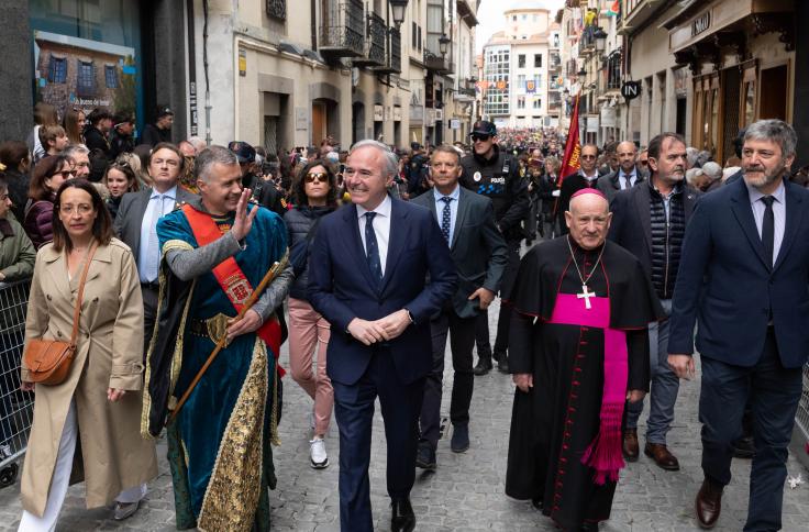 El presidente del Gobierno de Aragón, Jorge Azcón, ha asistido a la celebración del Primer Viernes de Mayo de Jaca