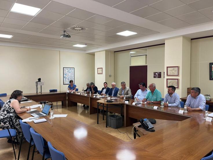 La consejera de Agricultura, Ganadería y Alimentación, Arancha Simón, durante la reunión mantenida con representantes de FEREBRO.