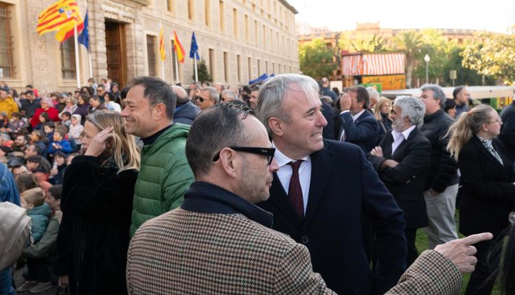 Azcón visita las actividades de los Patios Pignatelle San Jorge 2024