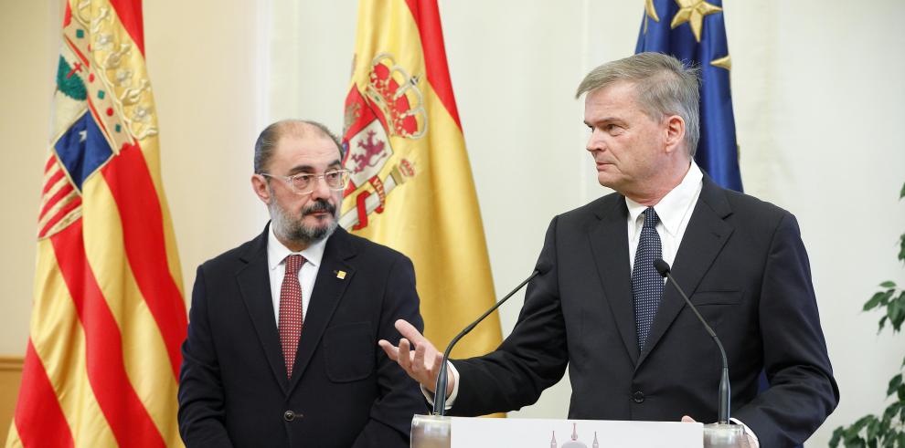 El Presidente de Aragón mantiene una reunión con el director de Amazon para abordar los proyectos de la multinacional en Aragón