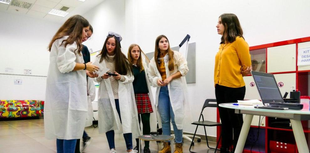 ITAINNOVA vuelve a sumarse a la celebración del 11F con experimentos y una gymkana dirigida a escolares.
