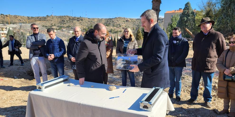 Primera piedra de la residencia de mayores de Alcañiz