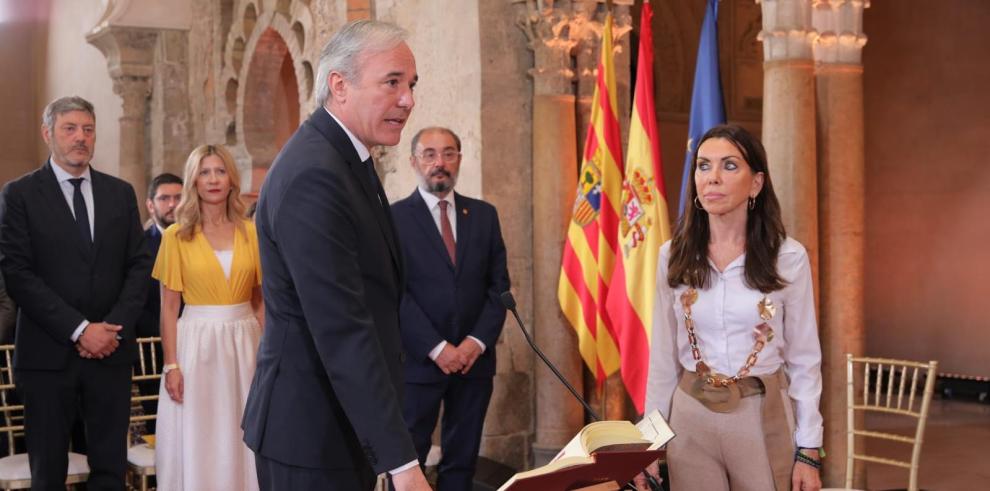 Jorge Azcón toma posesión como nuevo Presidente de Aragón
