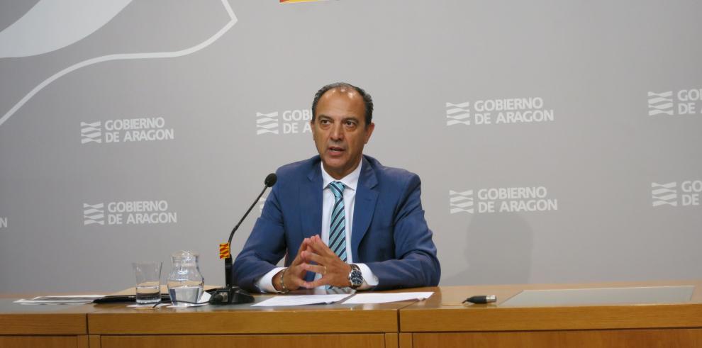 El consejero de Sanidad del Gobierno de Aragón, José Luis Bancalero Flores