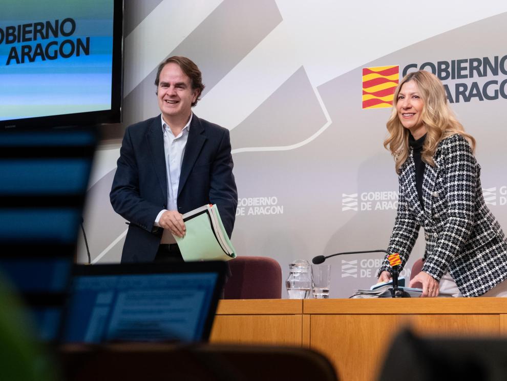 Mar Vaquero y Roberto Bermúdez de Castro, informa sobre los asuntos aprobados en el Consejo de Gobierno