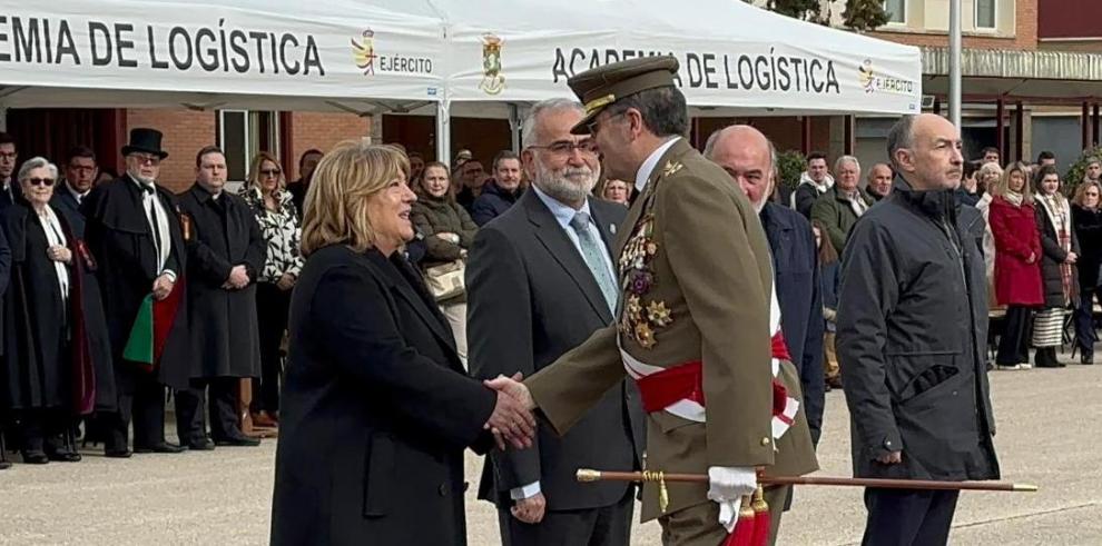 La consejera de Presidencia, Tomasa Hernández, asiste a los actos en honor al Patrón de los Especialistas del Ejército de Tierra.