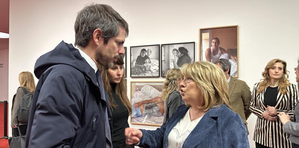 La consejera Tomasa Hernández y el ministro de Cultura, Ernest Urtasun, este jueves momentos antes de comenzar la conferencia sectorial de cultura.
