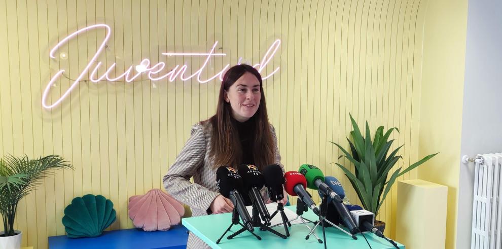 La gerente del IAJ ha presentado los talleres 'El porno es un fake' en la sala Moncayo