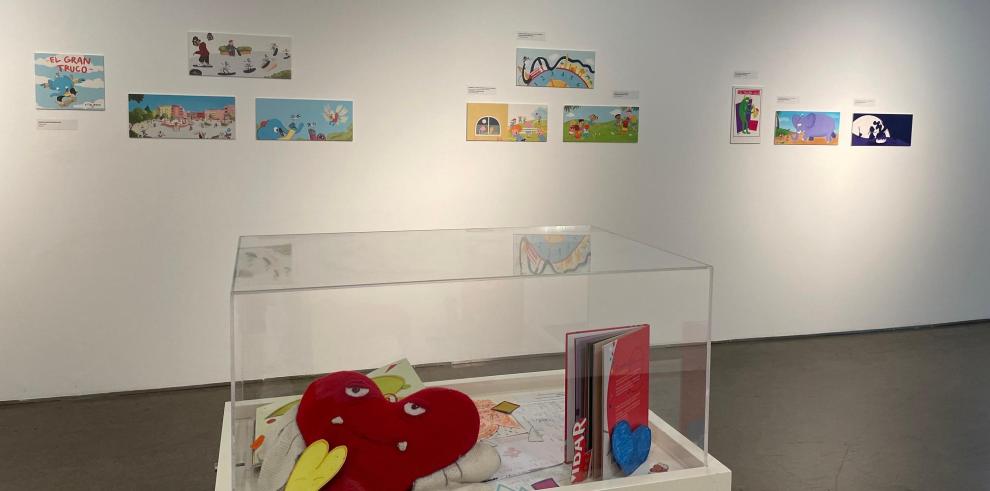 Exposición 'Hola Álbum' en la Biblioteca Pública de Zaragoza.