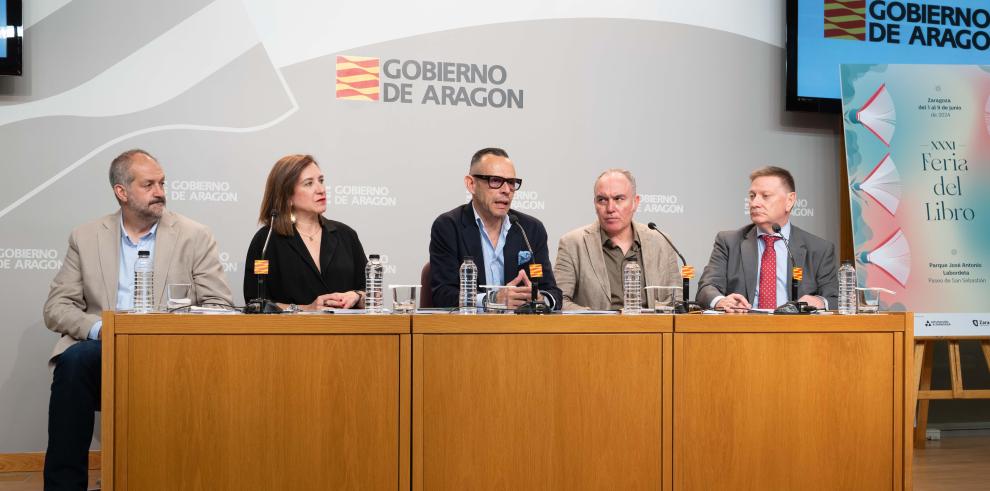 Presentación de la XXXI Feria del Libro de Zaragoza. Pedro Olloqui, Sara Fernández, José Manuel Latorre, Rafael Yuste, y Ángel Gálvez